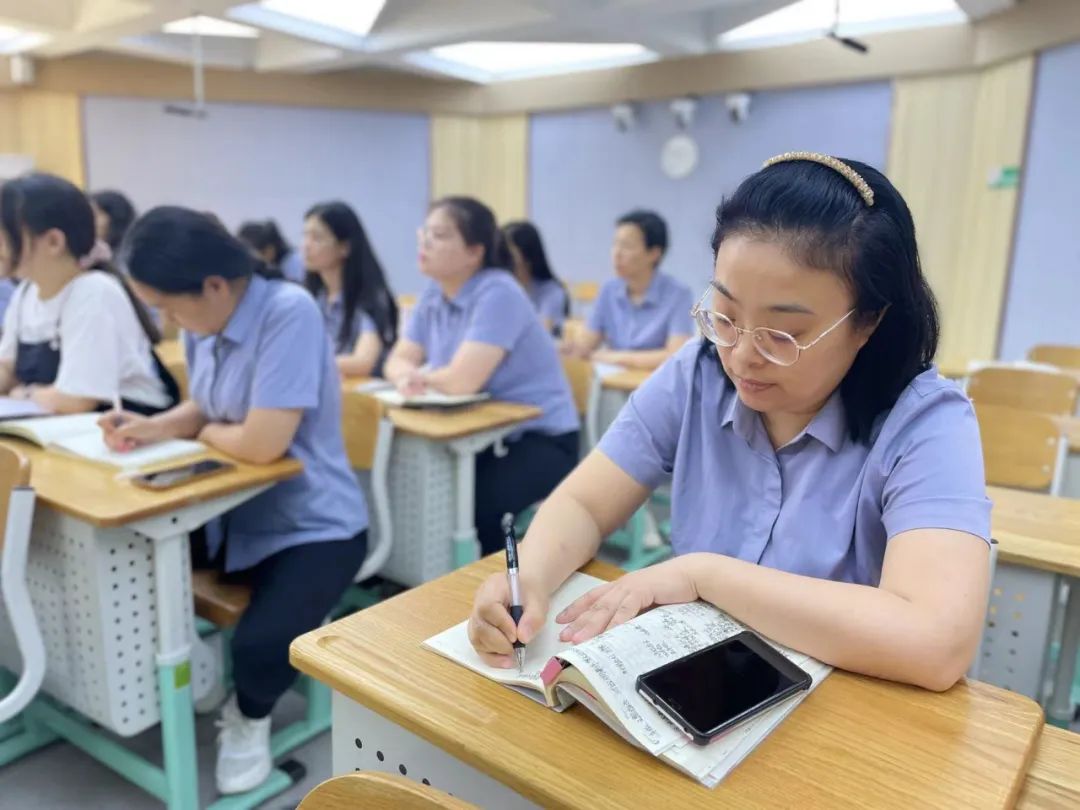 【立小•聚焦教学】英语运用新理念 学思共研行致远｜英语学科大教研纪实