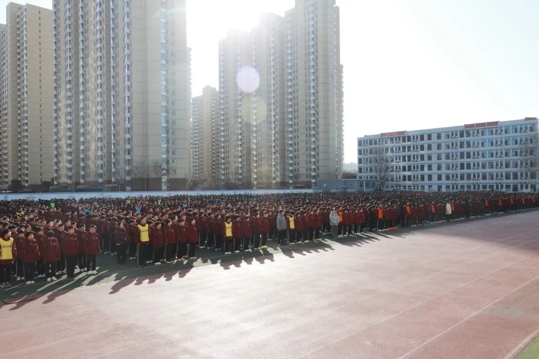 筑消防护盾 守校园安全丨石家庄私立第一中学开展消防演练