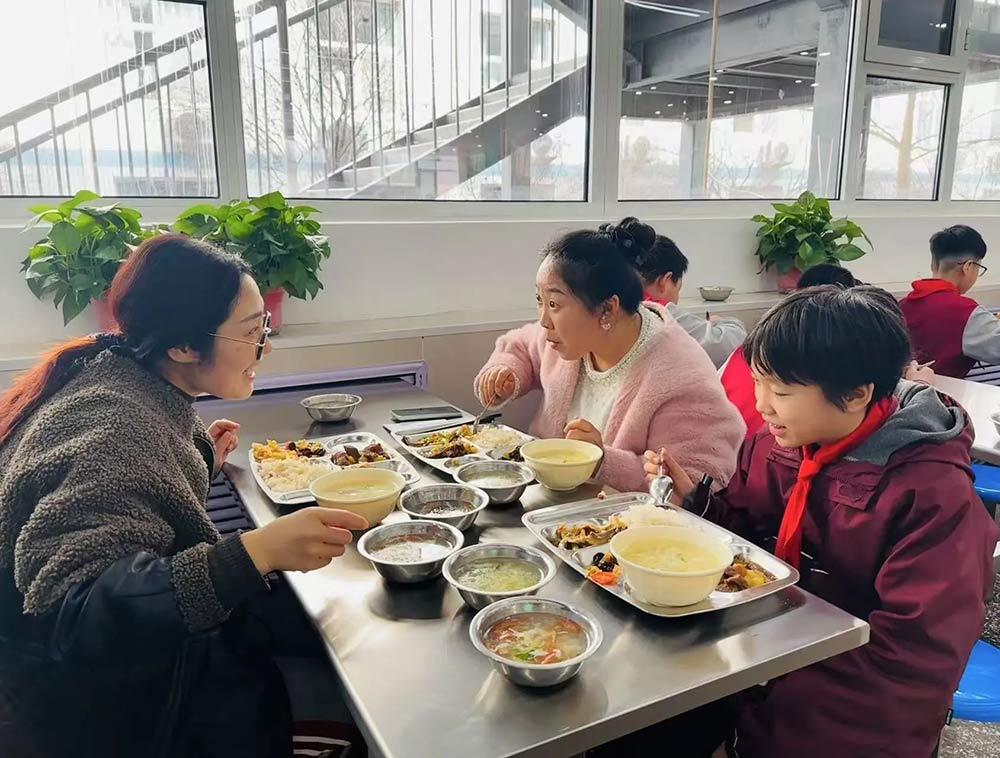 【立小 • 美食】美好“食”光 与爱同在 | 春季家长陪餐侧记