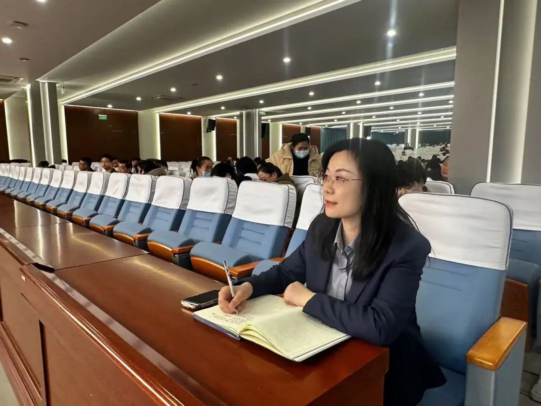 【立小 • 家校共育】家校携手同行 合力护航成长 | 小初衔接家长学校侧记