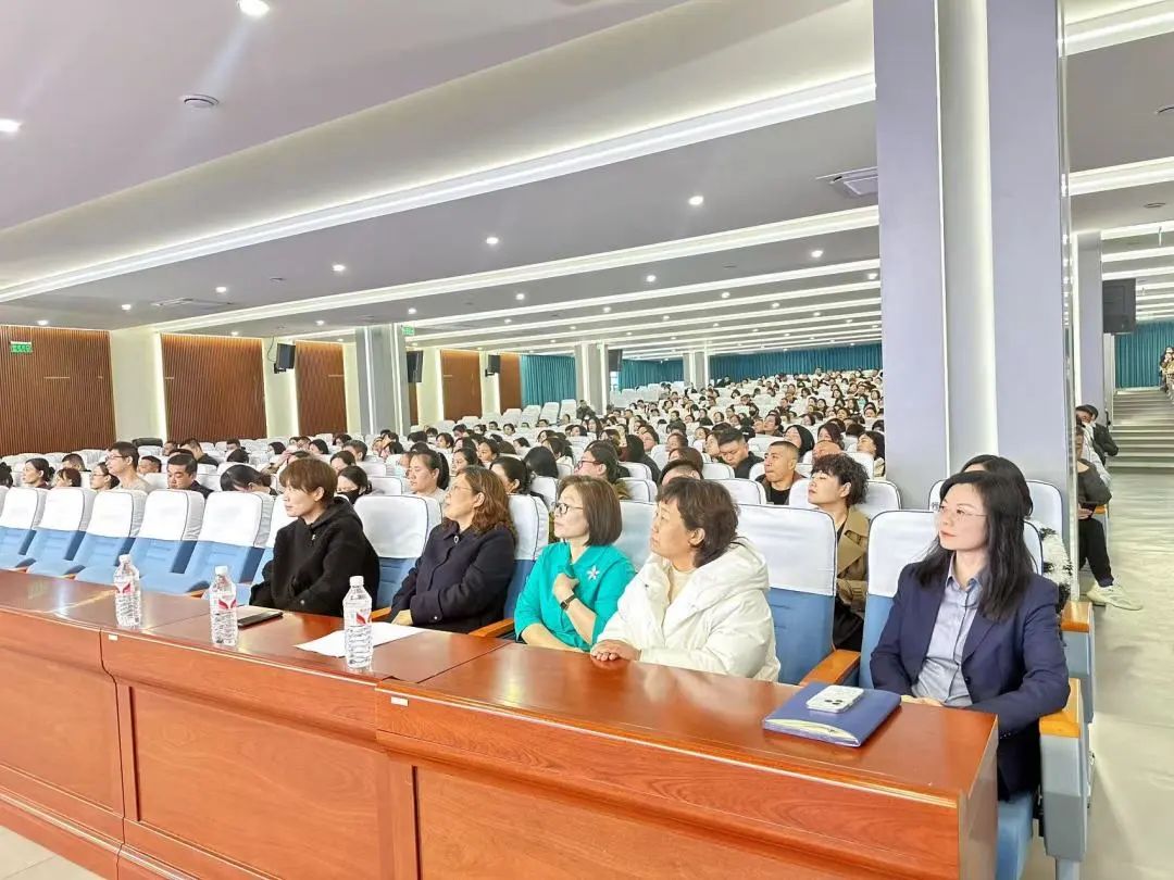 【立小 • 家校共育】家校携手同行 合力护航成长 | 小初衔接家长学校侧记
