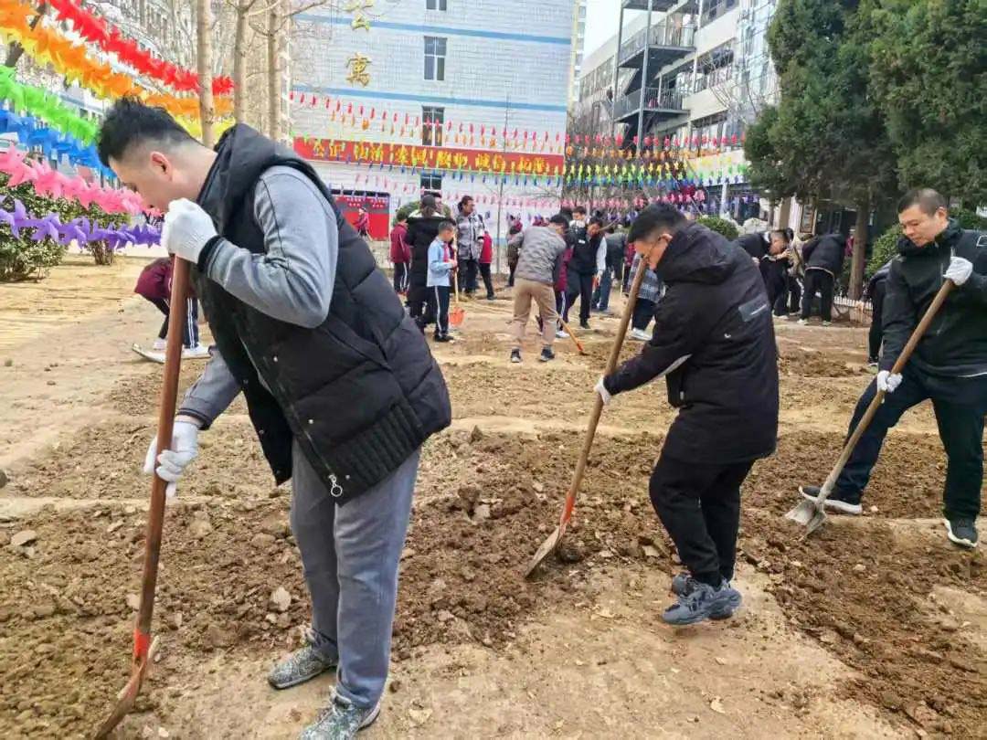 【立小 • 美育】当植树节撞上中草药种植，这波操作太绝了！