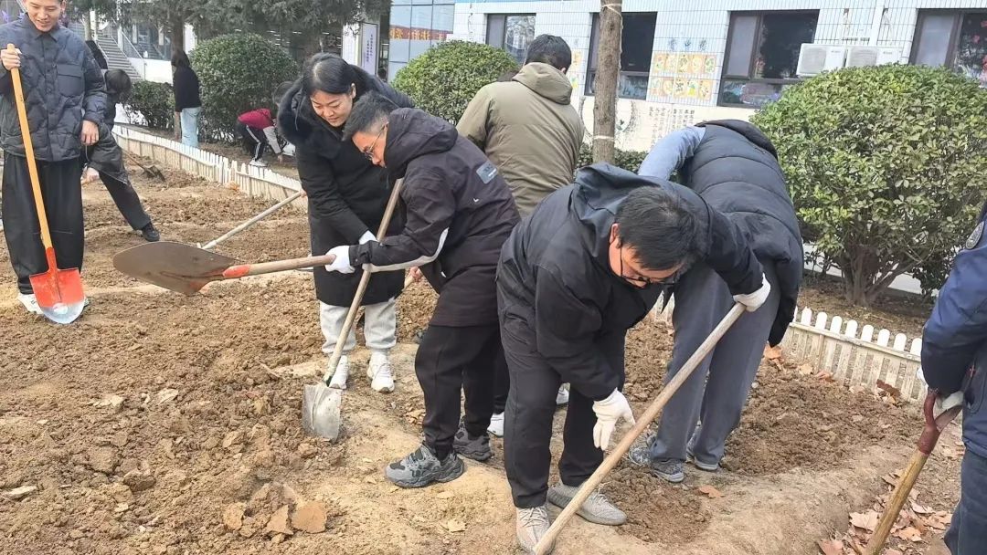 【立小 • 美育】当植树节撞上中草药种植，这波操作太绝了！