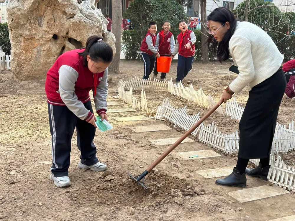 【立小 • 美育】当植树节撞上中草药种植，这波操作太绝了！
