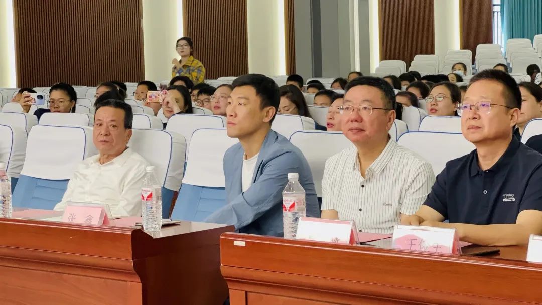 【立小 • 荣耀】中华诗园河北朗诵艺术团启动仪式暨河北石家庄办事处成立仪式在我校华彩开启
