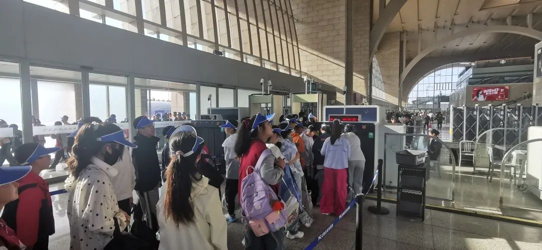 【立小 • 毕业】嘿，小侠们的“京”彩旅行来啦~｜小初衔接部毕业活动纪实