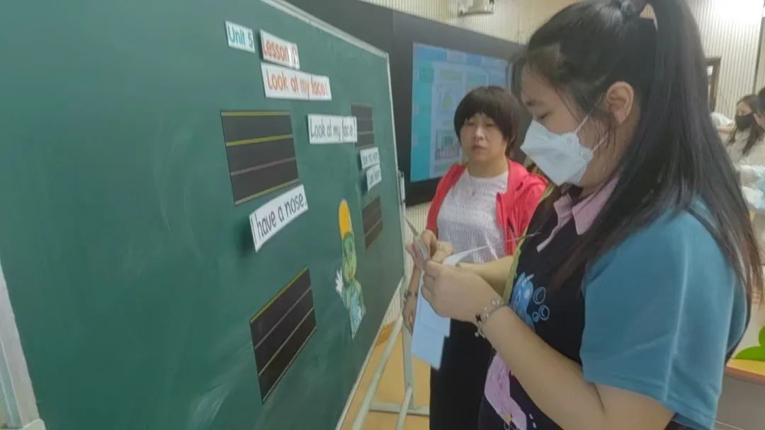 【立小 • 教学】双语辩课展英姿 笔绘丹青共争辉｜区教师素质赛活动纪实〈二〉