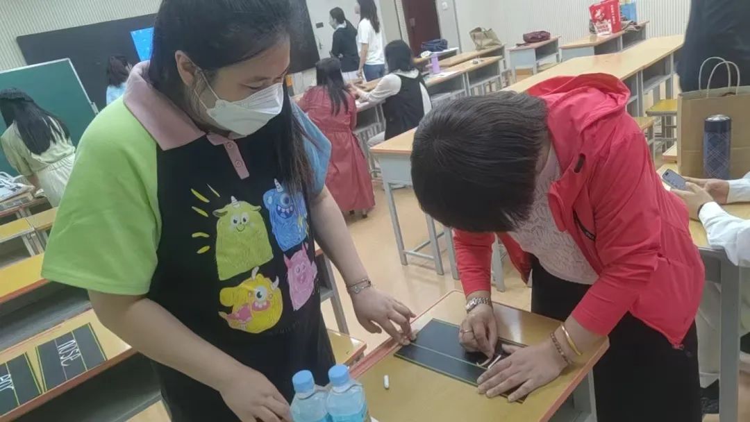 【立小 • 教学】双语辩课展英姿 笔绘丹青共争辉｜区教师素质赛活动纪实〈二〉