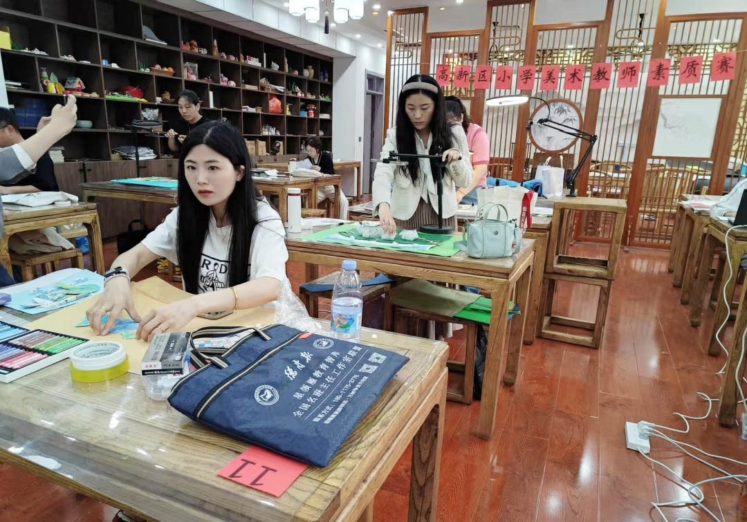 【立小 • 教学】双语辩课展英姿 笔绘丹青共争辉｜区教师素质赛活动纪实〈二〉