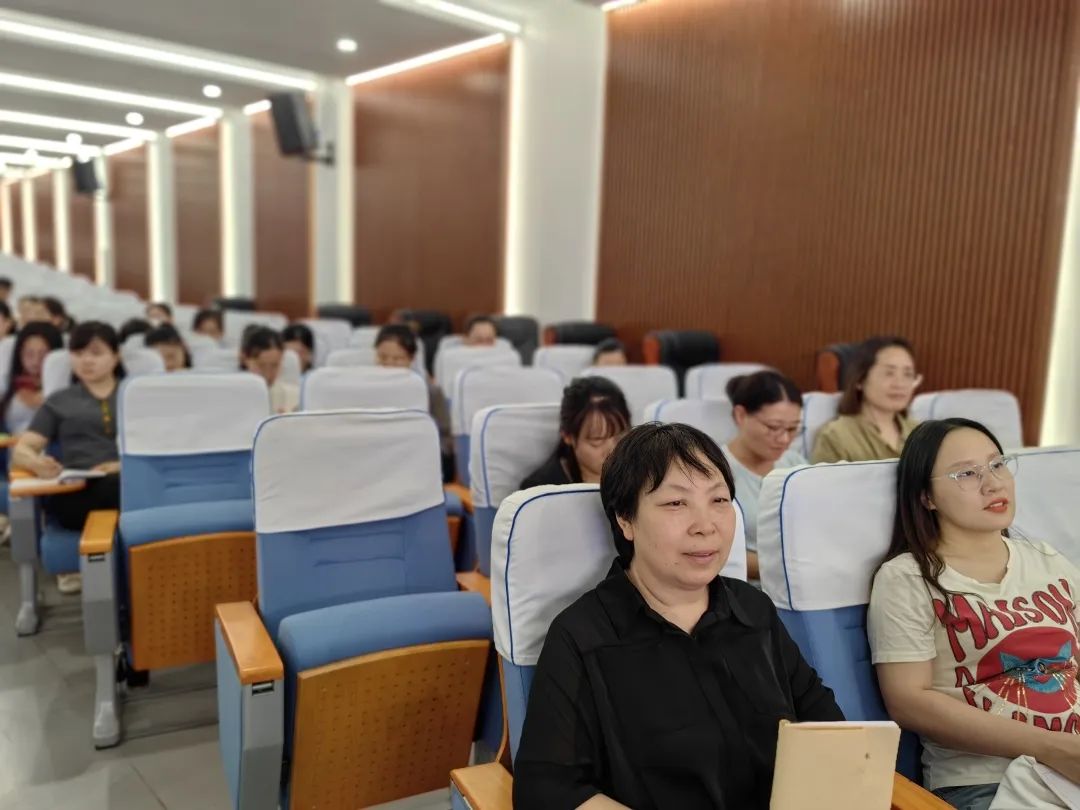 【立小 • 研修】“名师大课堂”——数学驱动的智能新纪元