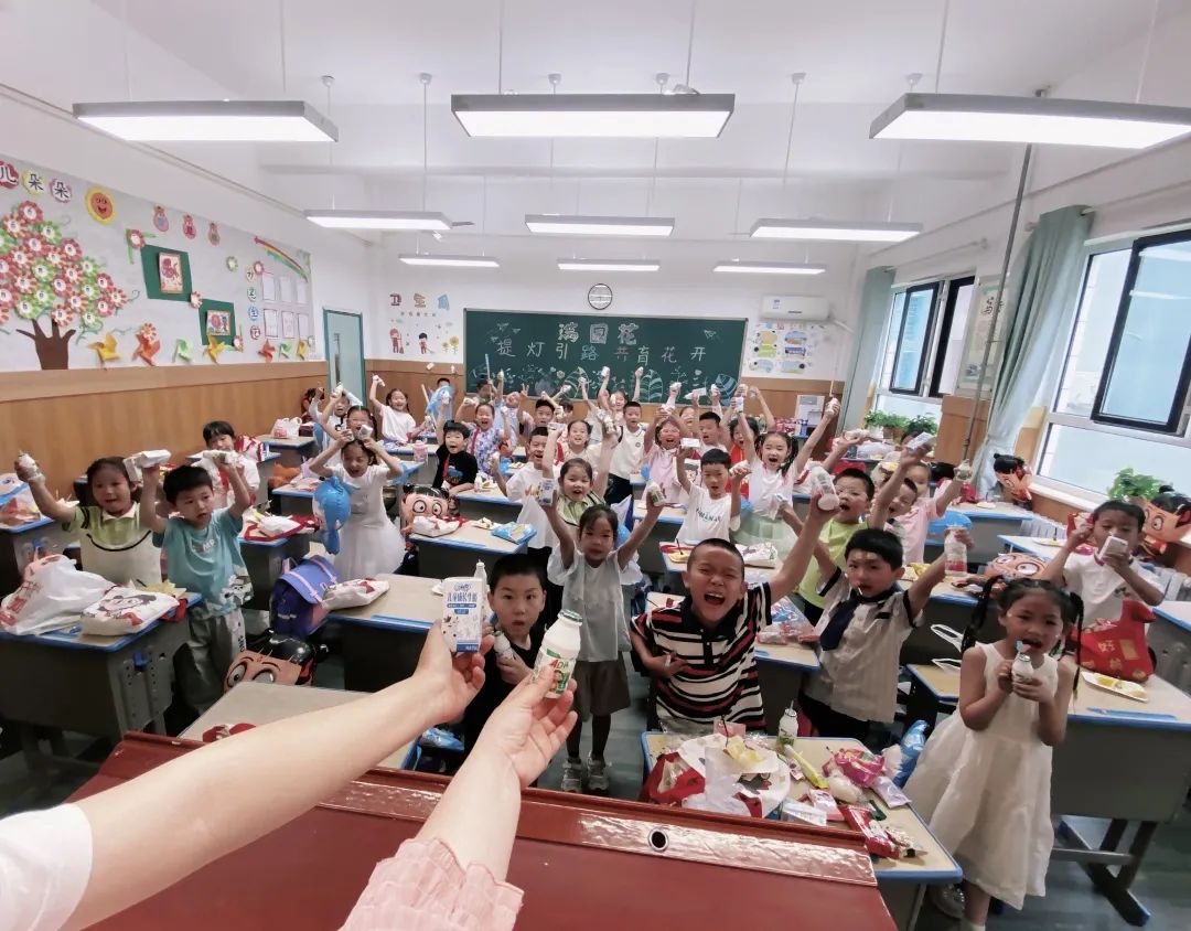 【立小•儿童节】六一派对攻略：蛋糕零食已就位，速来开启甜蜜狂欢！