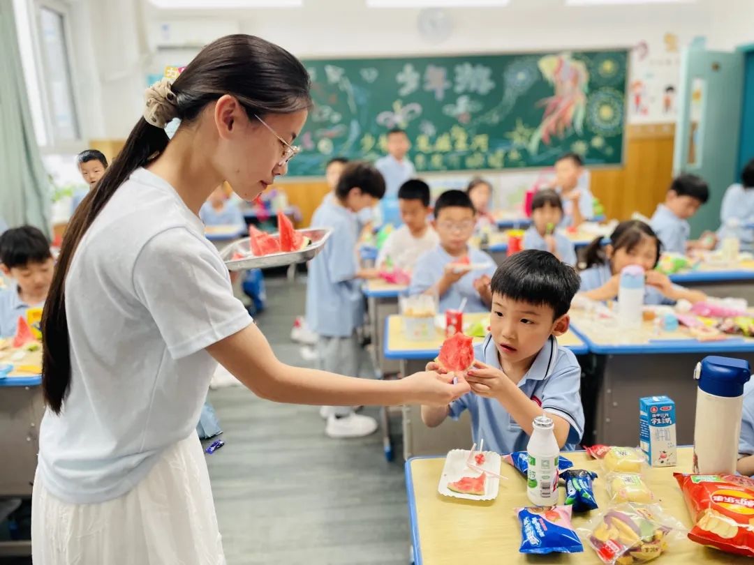 【立小•儿童节】六一派对攻略：蛋糕零食已就位，速来开启甜蜜狂欢！