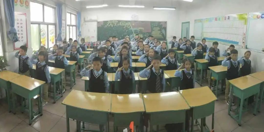 【立小 • 毕业季】青春回忆杀来袭~这波操作yyds！｜小初衔接部毕业成长纪