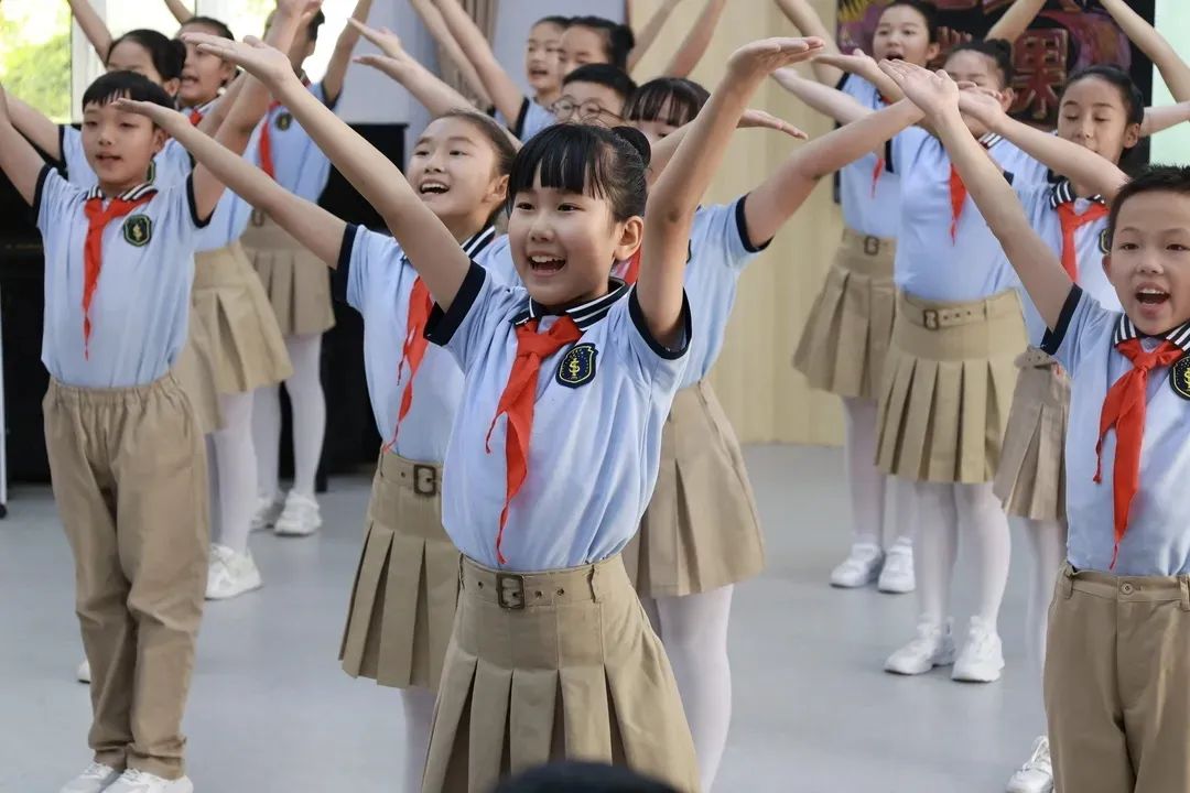 【立小 • 毕业季】青春回忆杀来袭~这波操作yyds！｜小初衔接部毕业成长纪