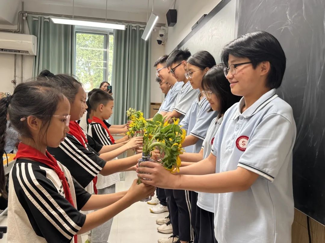【立小•毕业季】少年有梦赴山海 逐光启航向未来｜2025届毕业盛典