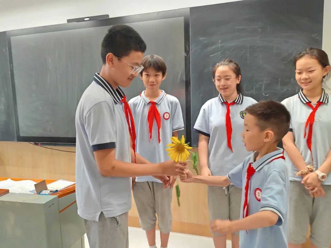 【立小•毕业季】少年有梦赴山海 逐光启航向未来｜2025届毕业盛典