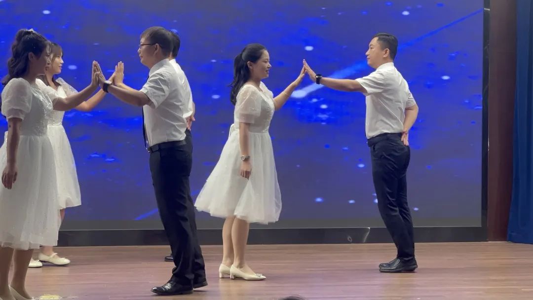 【立小•毕业季】少年有梦赴山海 逐光启航向未来｜2025届毕业盛典