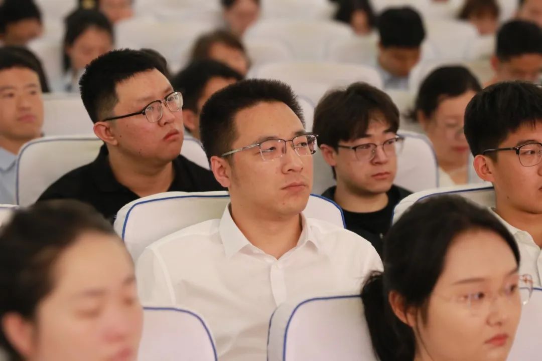 凝“新”聚力共奋进 砥砺同行谱新篇 丨石家庄私立第一中学2025年暑期全员培训大会隆重启幕