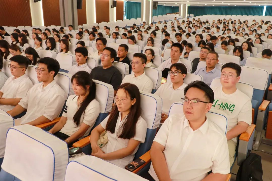 凝“新”聚力共奋进 砥砺同行谱新篇 丨石家庄私立第一中学2025年暑期全员培训大会隆重启幕
