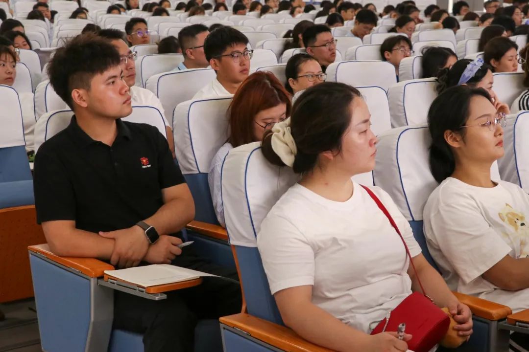 凝“新”聚力共奋进 砥砺同行谱新篇 丨石家庄私立第一中学2025年暑期全员培训大会隆重启幕