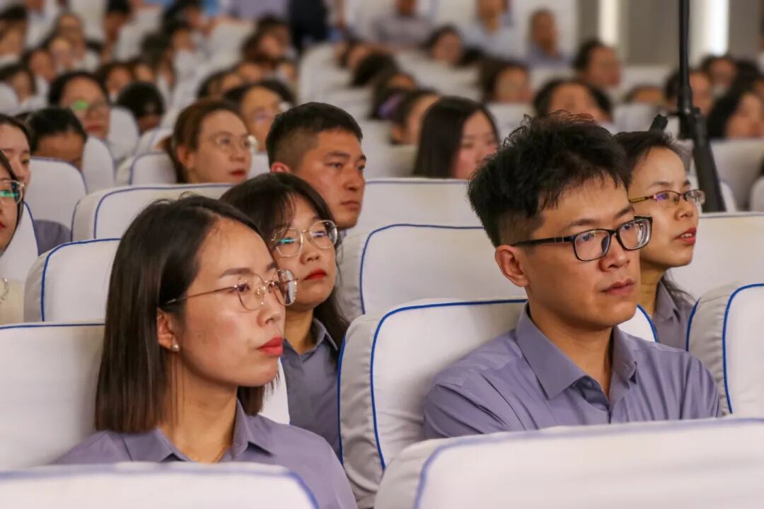 弦歌不辍传薪火 勇立潮头启新篇丨石家庄私立第一中学教育集团2025年秋季全体教职工大会圆满召开