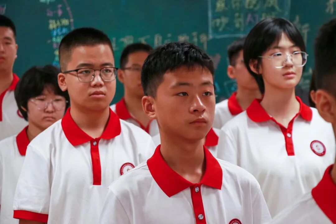 铁流震寰宇 热血映初心丨石家庄私立一中师生共观抗战胜利80周年阅兵盛况