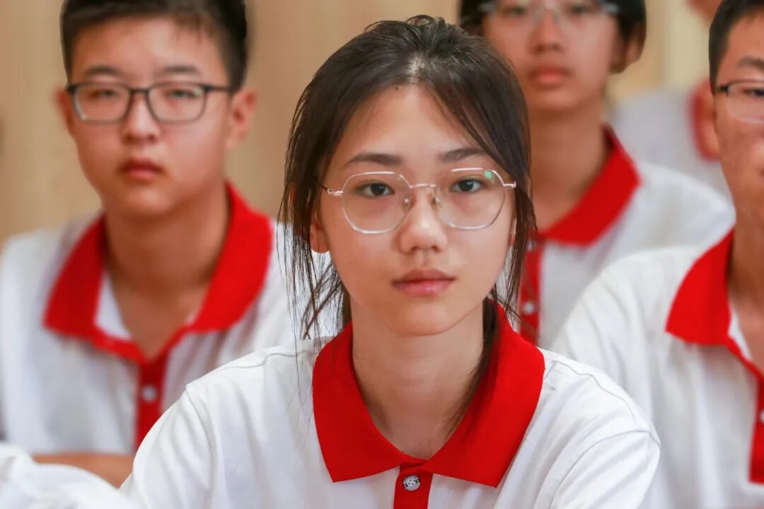 铁流震寰宇 热血映初心丨石家庄私立一中师生共观抗战胜利80周年阅兵盛况