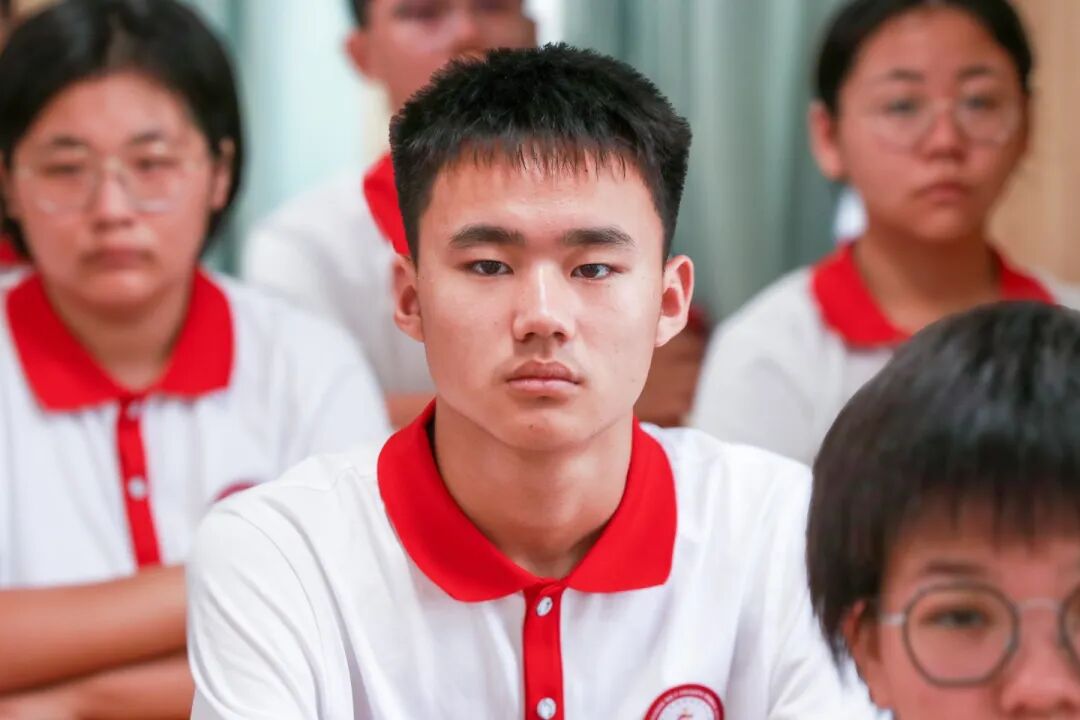 铁流震寰宇 热血映初心丨石家庄私立一中师生共观抗战胜利80周年阅兵盛况