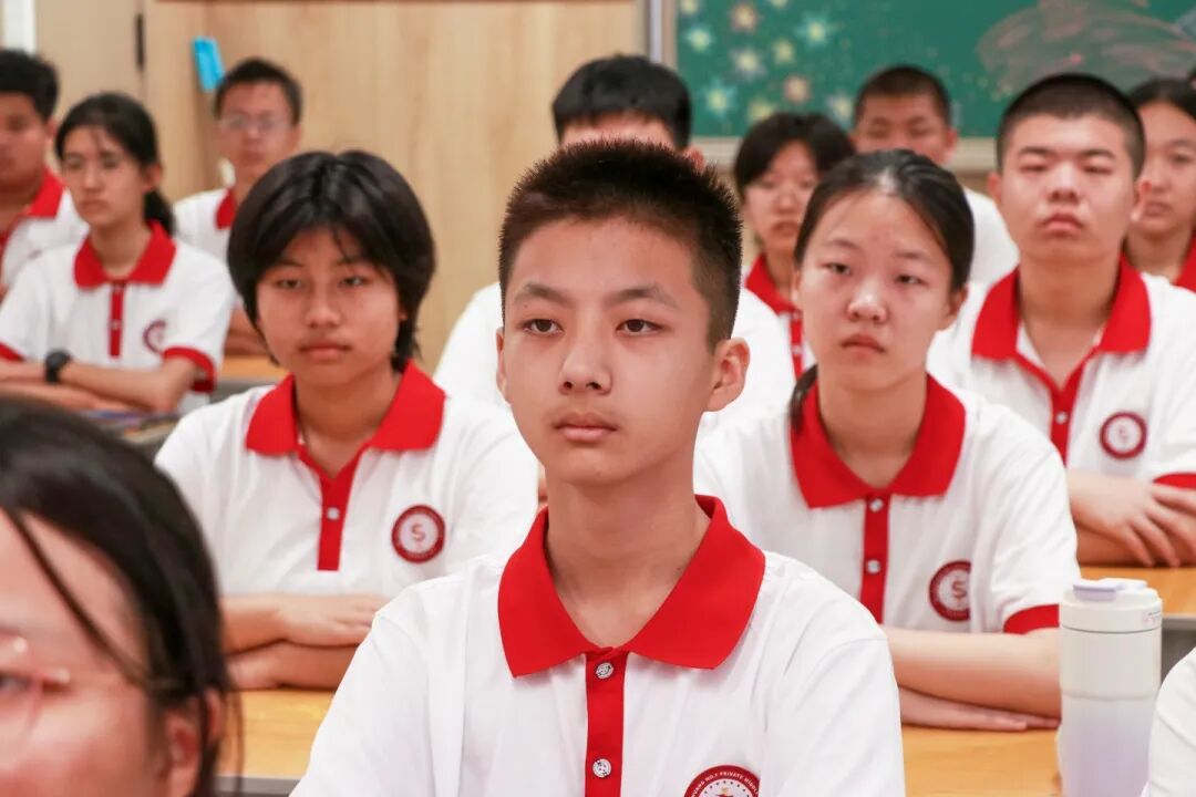 铁流震寰宇 热血映初心丨石家庄私立一中师生共观抗战胜利80周年阅兵盛况