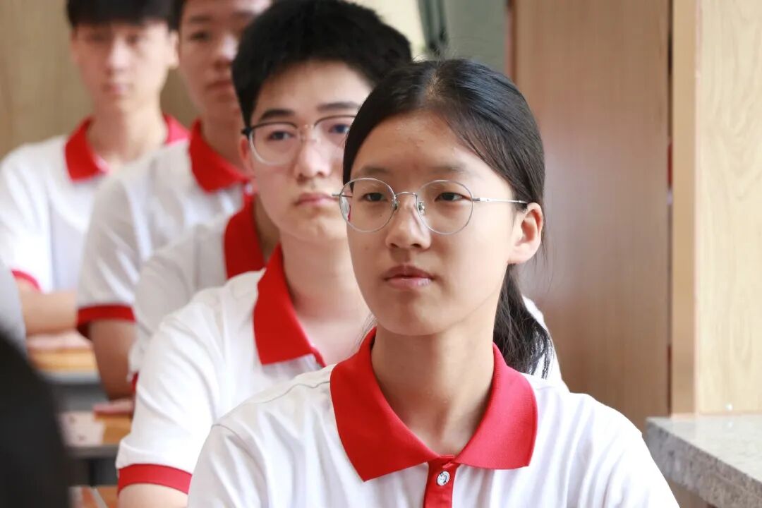 铁流震寰宇 热血映初心丨石家庄私立一中师生共观抗战胜利80周年阅兵盛况