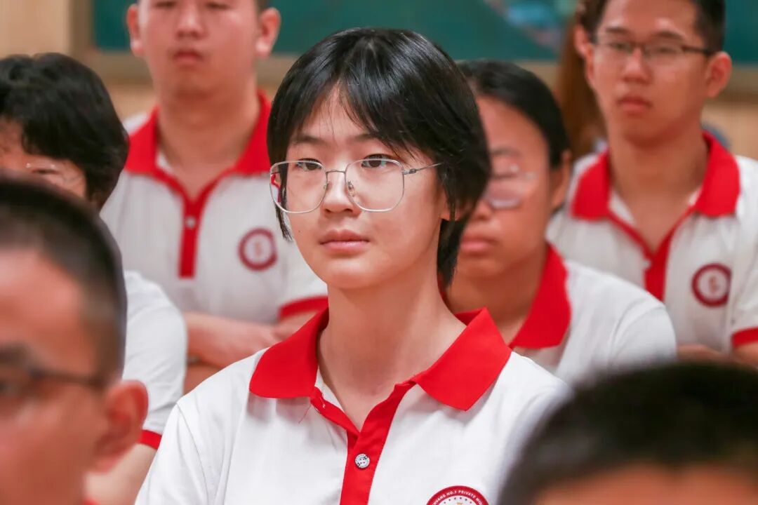 铁流震寰宇 热血映初心丨石家庄私立一中师生共观抗战胜利80周年阅兵盛况