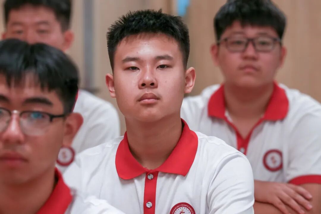 铁流震寰宇 热血映初心丨石家庄私立一中师生共观抗战胜利80周年阅兵盛况