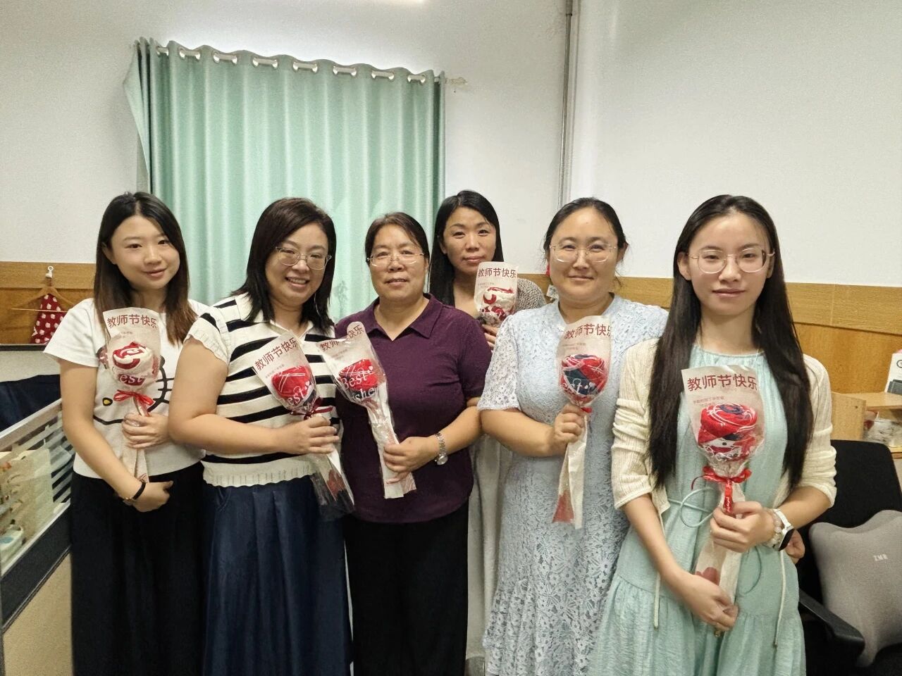【立小 • 教师节】哇塞！“甜蜜+暖心”被立小的仪式感暖到了