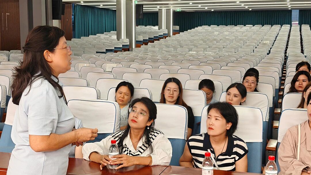 共育未来，静待花开| 初二年级家校恳谈会