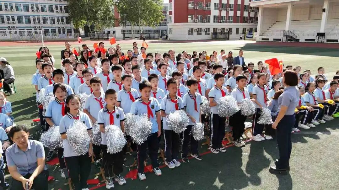 【立小•德育】泪目！六年级学生用红歌致敬信仰，回忆杀来袭，感动全场！