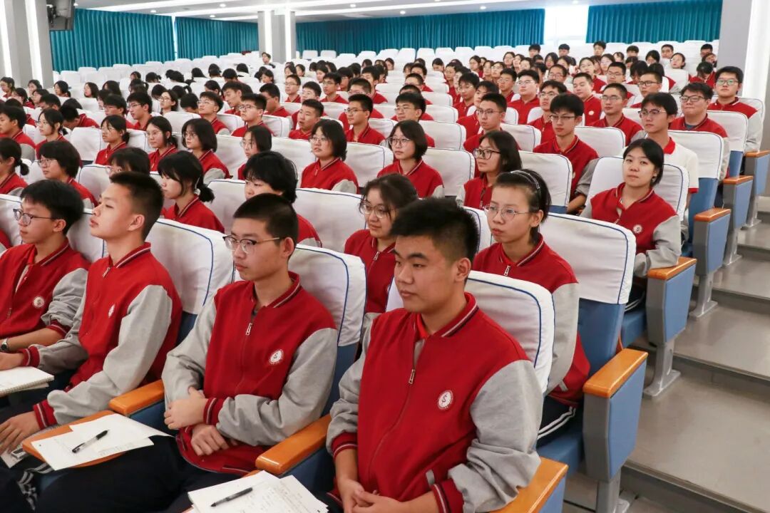 厉兵秣马展锋芒 青春誓师筑梦航丨高三年级表彰大会圆满举行