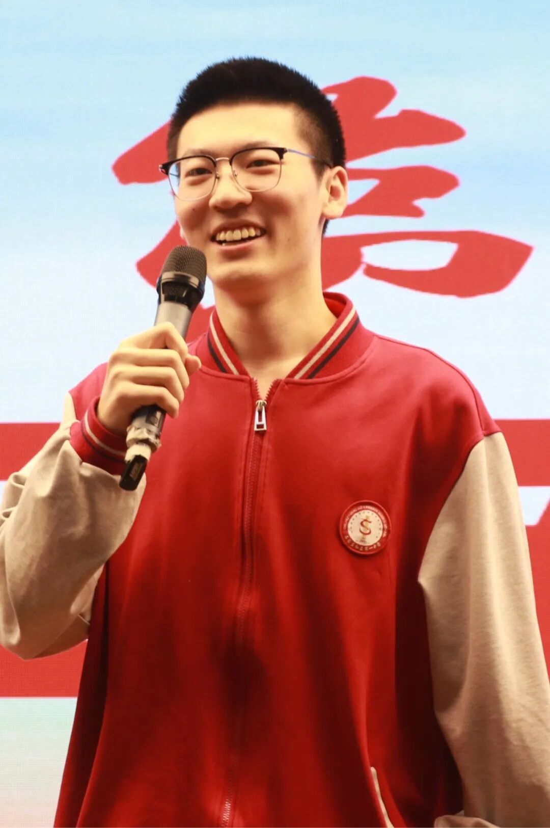 厉兵秣马展锋芒 青春誓师筑梦航丨高三年级表彰大会圆满举行