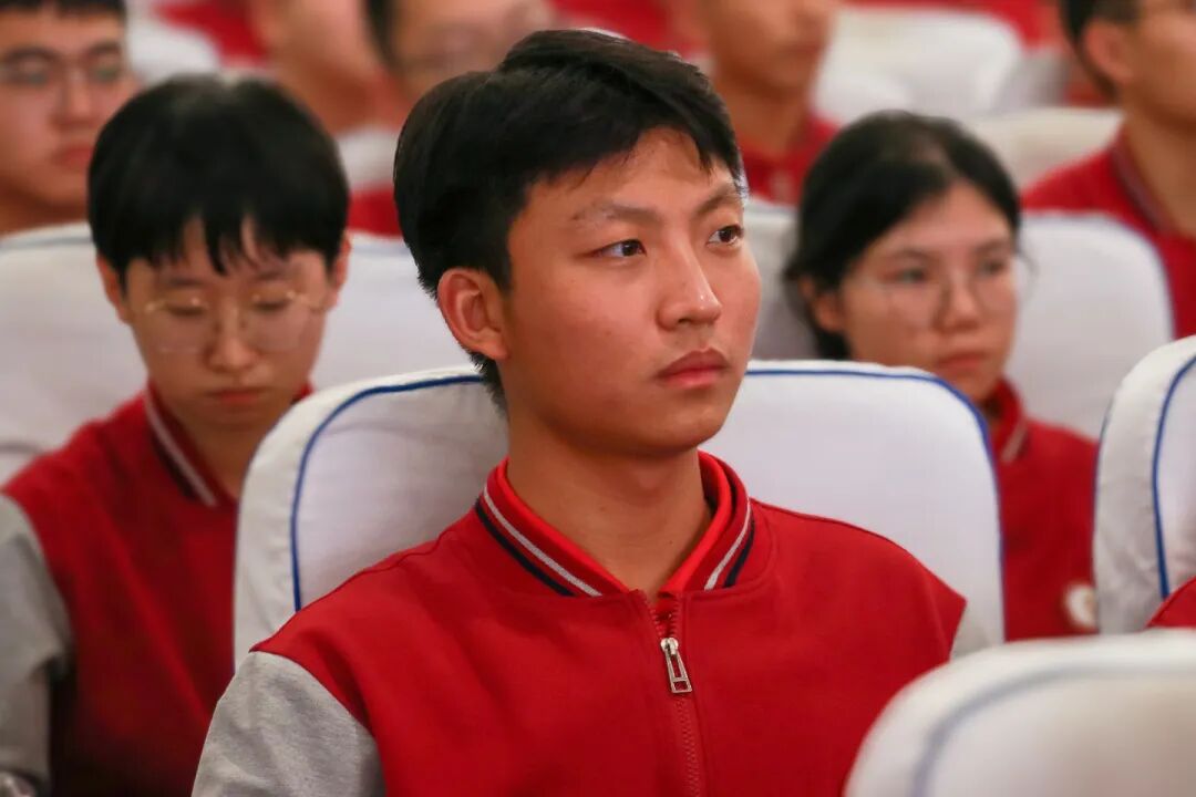 厉兵秣马展锋芒 青春誓师筑梦航丨高三年级表彰大会圆满举行