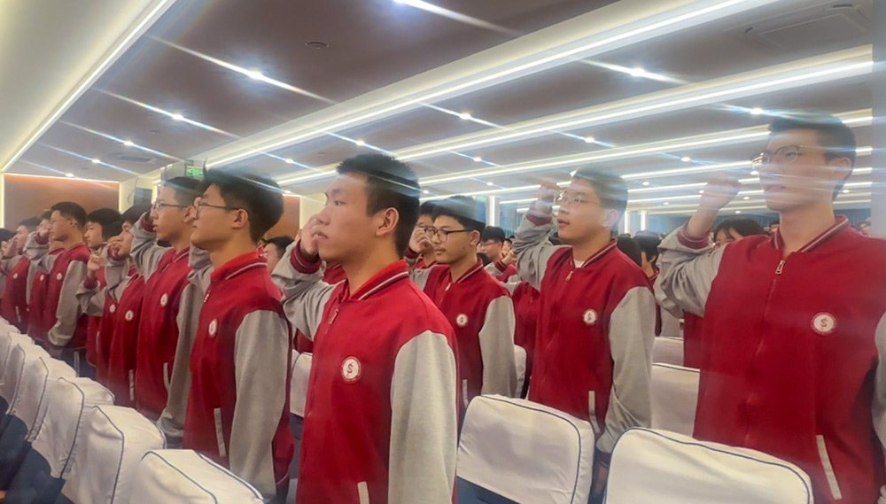 厉兵秣马展锋芒 青春誓师筑梦航丨高三年级表彰大会圆满举行