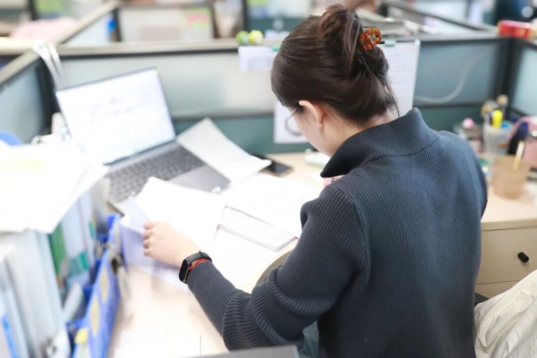 那个背影，定格在私立一中学生的青春里