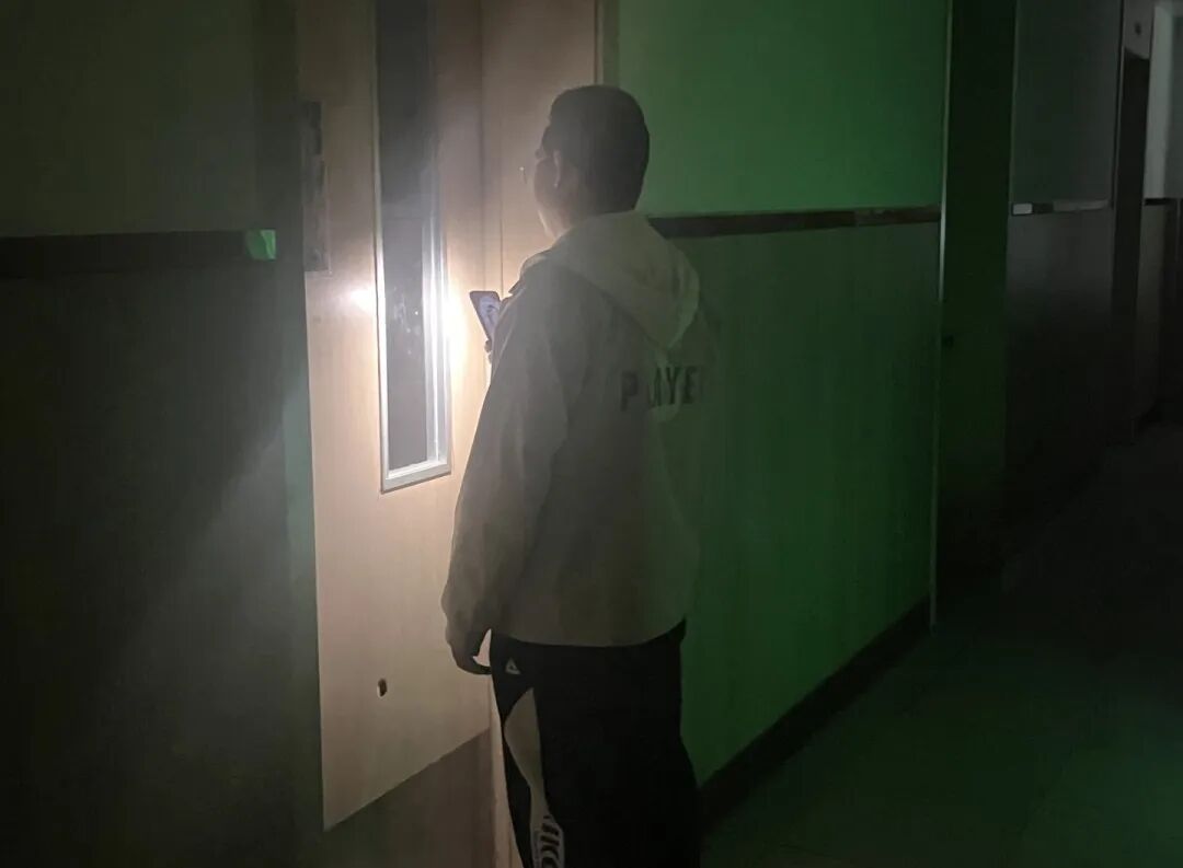 那个背影，定格在私立一中学生的青春里