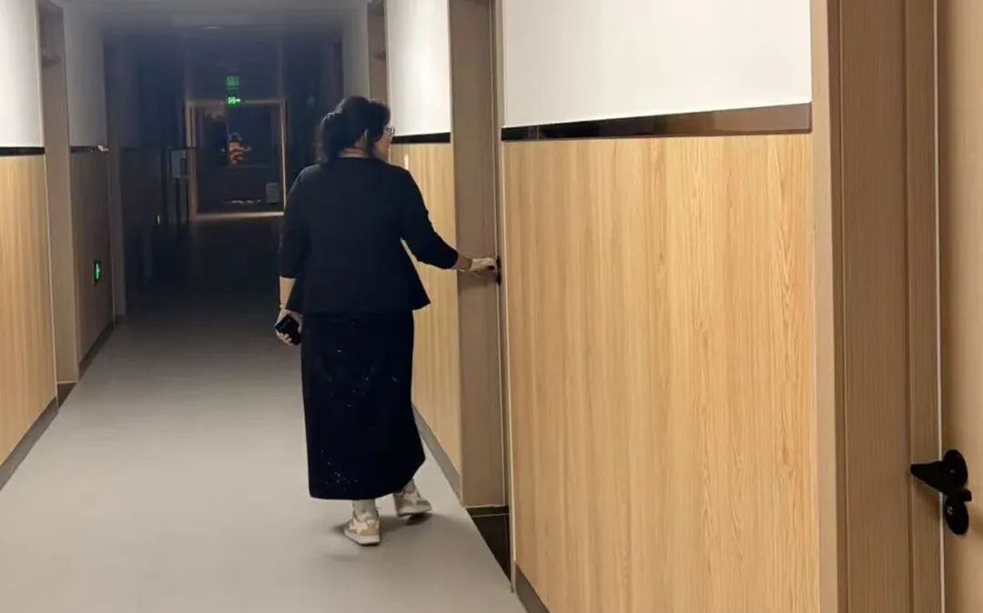 那个背影，定格在私立一中学生的青春里