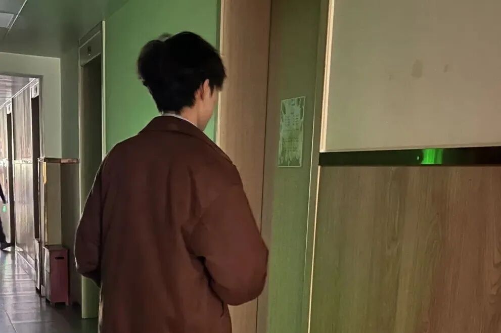 那个背影，定格在私立一中学生的青春里