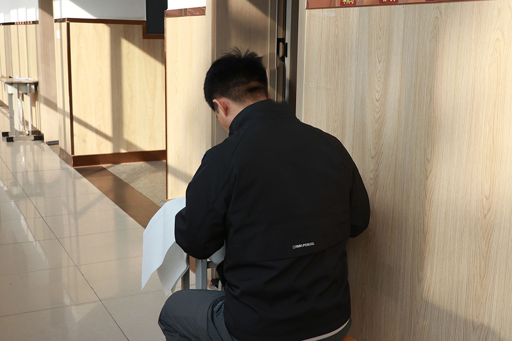 那个背影，定格在私立一中学生的青春里