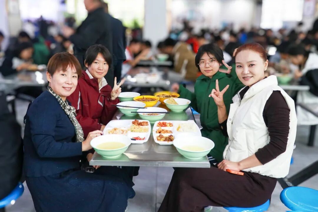 携手同心 共育未来丨高一年级家长开放日，家校携手共筑学生成长路