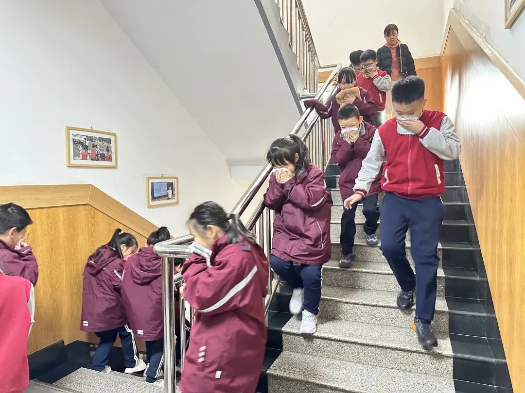 【立小•安全】穿越