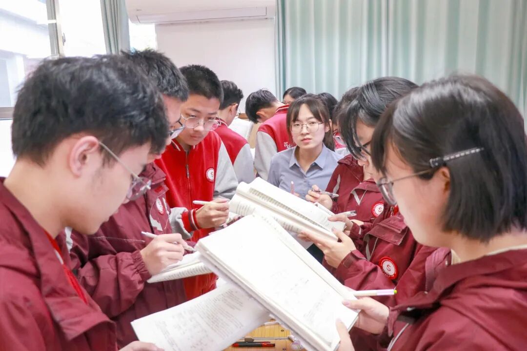 校园温度计丨刻度上的时光与热爱