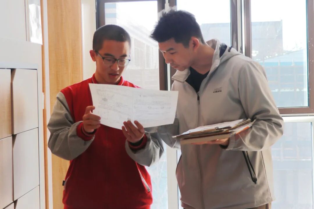 校园温度计丨刻度上的时光与热爱