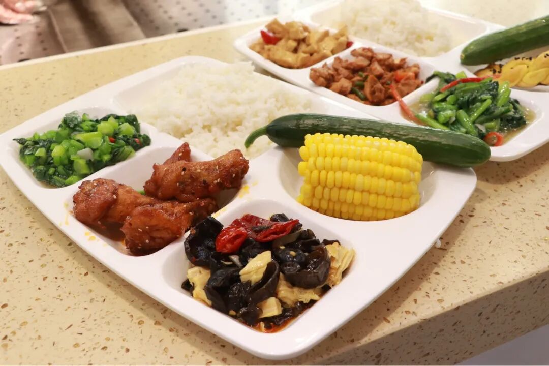 校园温度计丨刻度上的时光与热爱