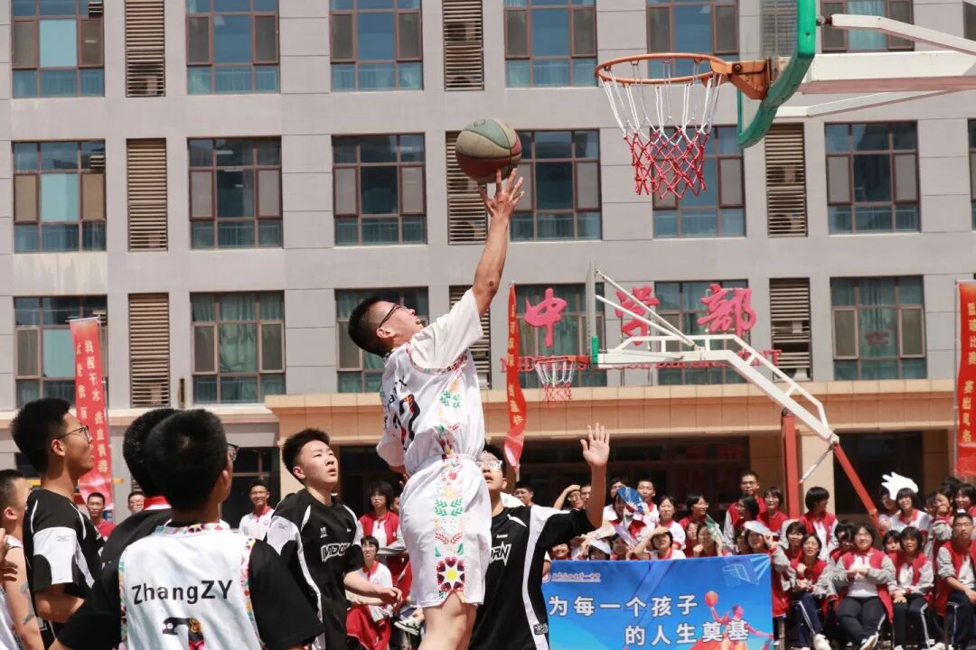 校园温度计丨刻度上的时光与热爱